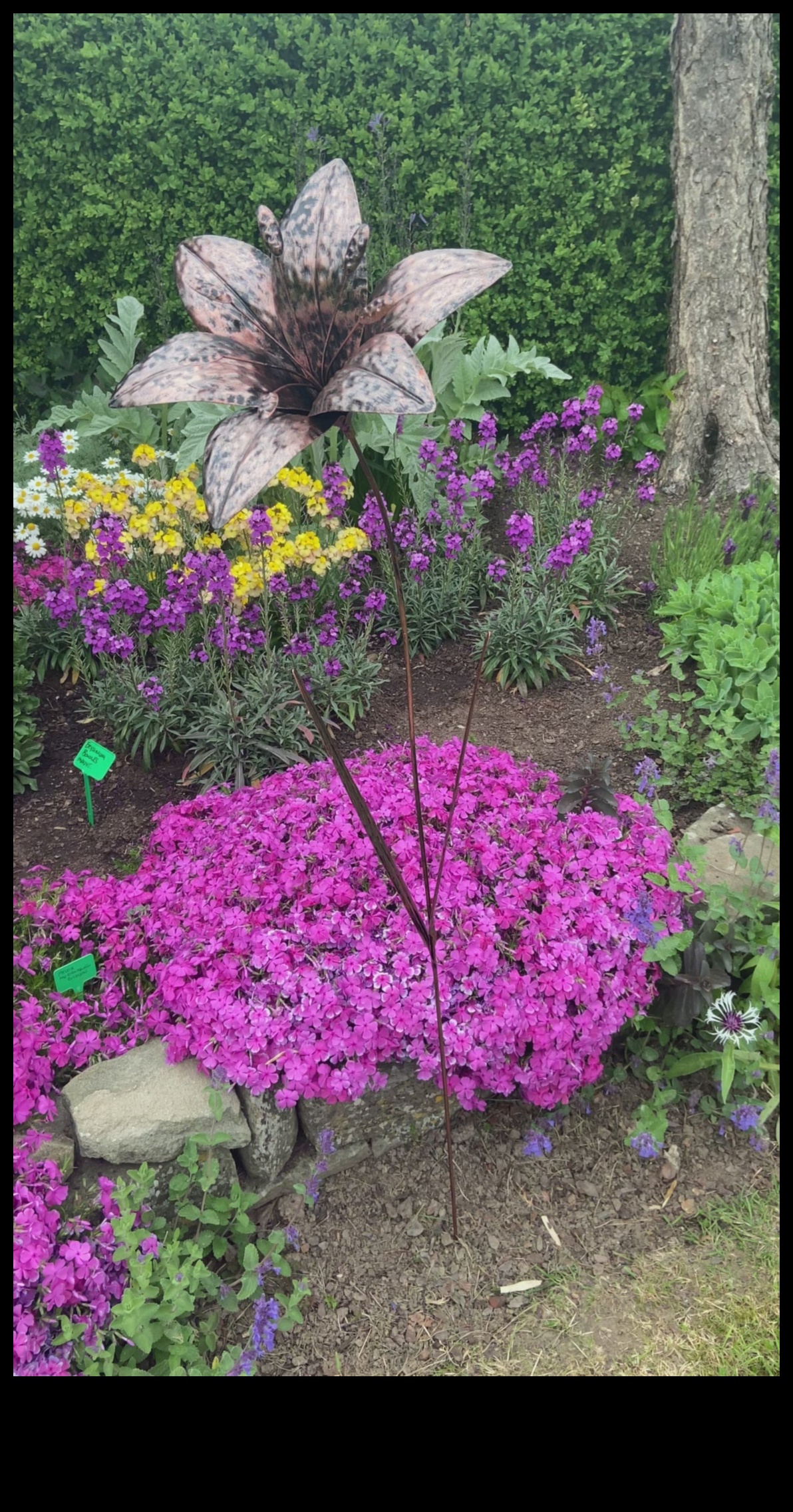 Blossoms in Bronze: The Allure of Outdoor Garden Art