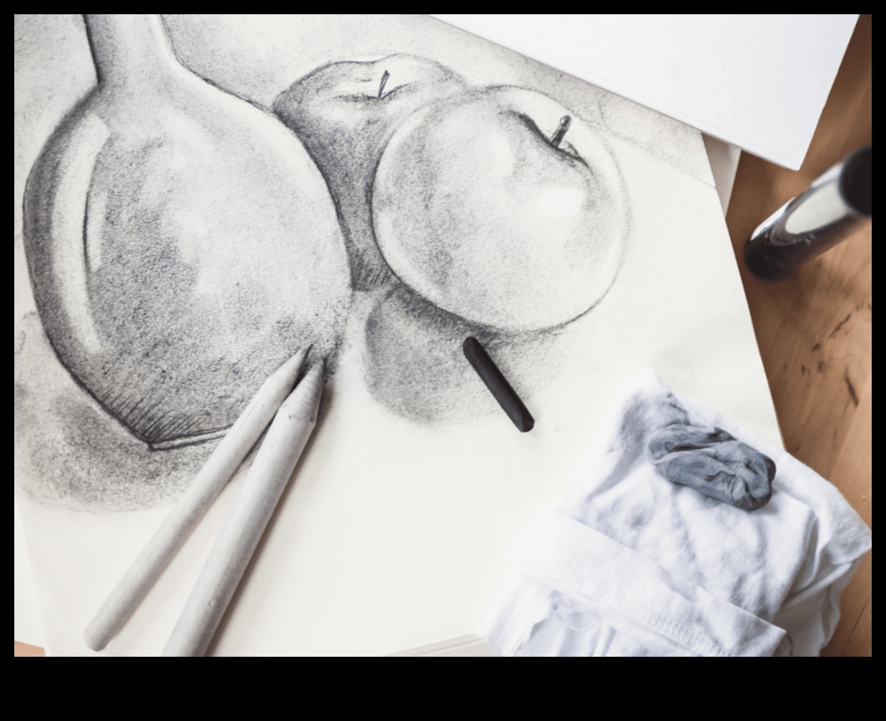 Măiestria cărbunelui: tehnici pentru desenul expresiv