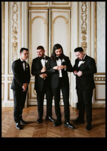 Chic Elegance: Triumful modei mirilor