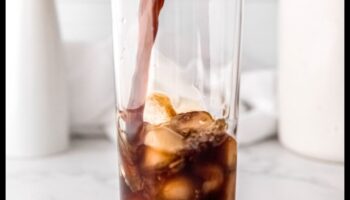DIY Coffee Bliss: Creați amestecuri unice de preparat la rece acasă